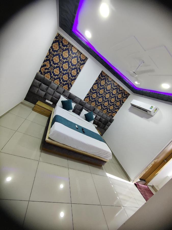 Hotel Rudra Palace Anand Luaran gambar